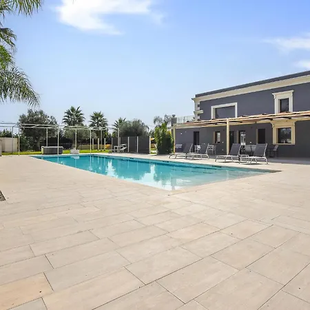 In With Private Swimming Pool, Be Inside Or Outside Holiday home *